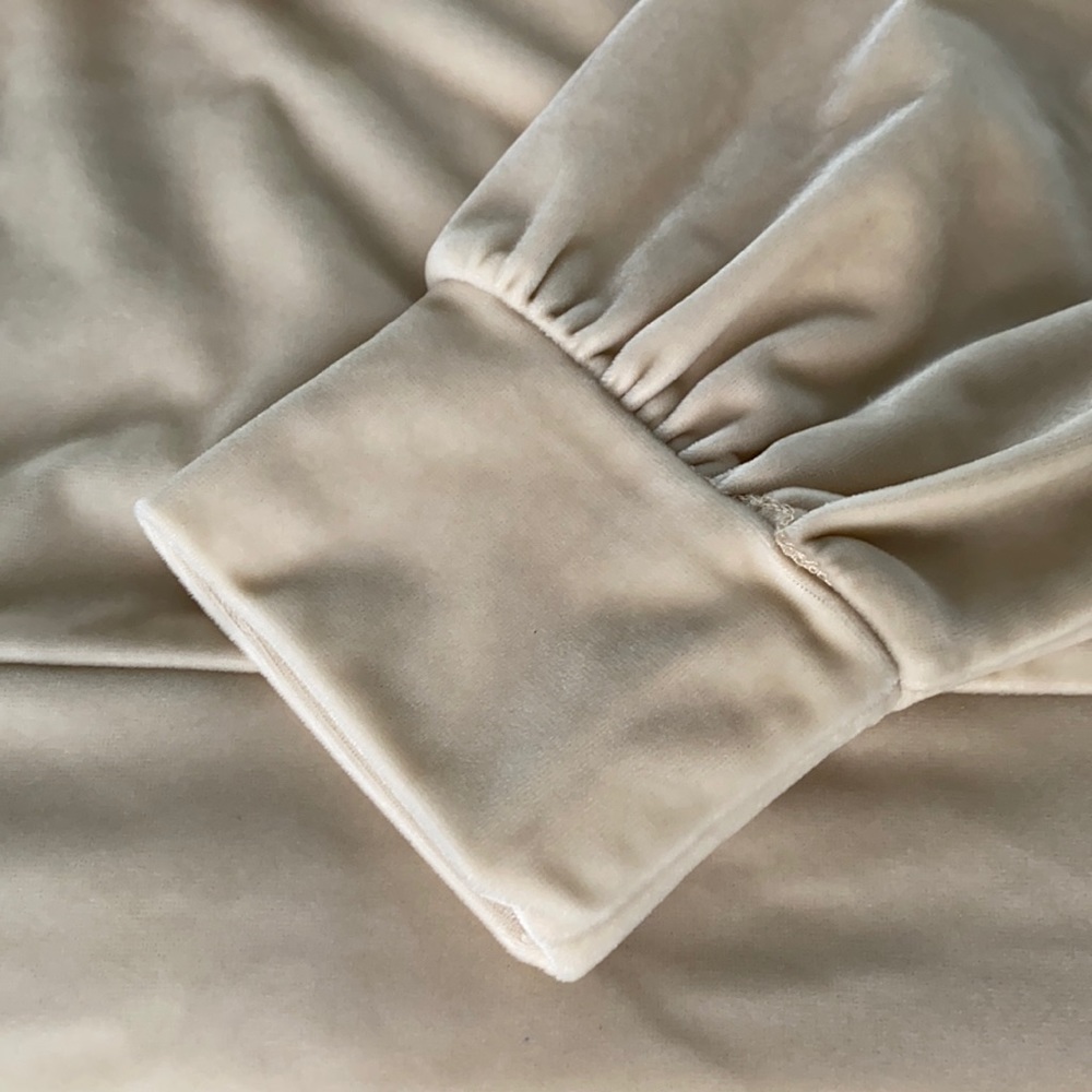 Velour top - Picture 2 of 10